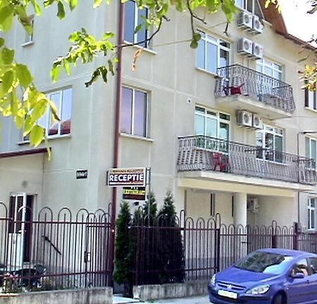 Moldotour Panzió Jászvásár Kültér fotó